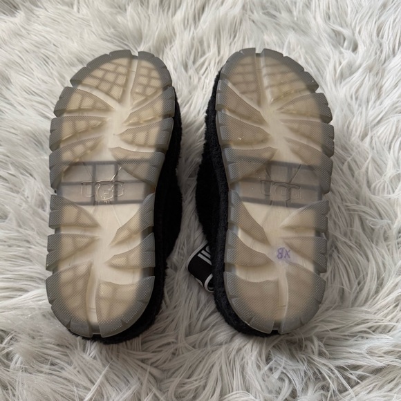 UGG Fuzzita Clear Size 6 - Picture 13 of 14